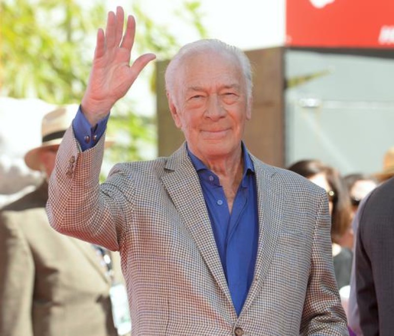 Christopher Plummer poses for photographers during a handprint and footprint ceremony honoring the actor at the TCL Chinese Theatre in Los Angeles
