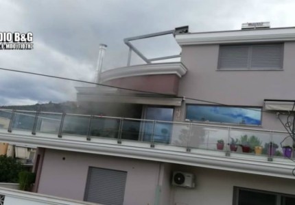 Τρόμος στο Άργος: Έπεσαν πυροβολισμοί σε φλεγόμενο διαμέρισμα! Φόβοι για ένα νεκρό κορίτσι! (Βίντεο)