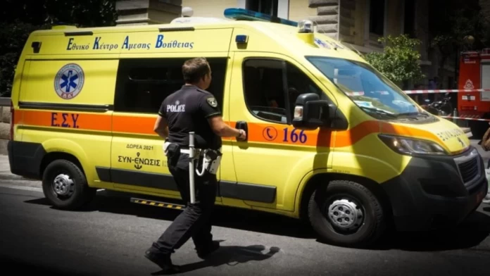 Φρίκη στη Νίκαια: Γυναίκα δέχθηκε μαχαιριές στο λαιμό από τον σύζυγό της