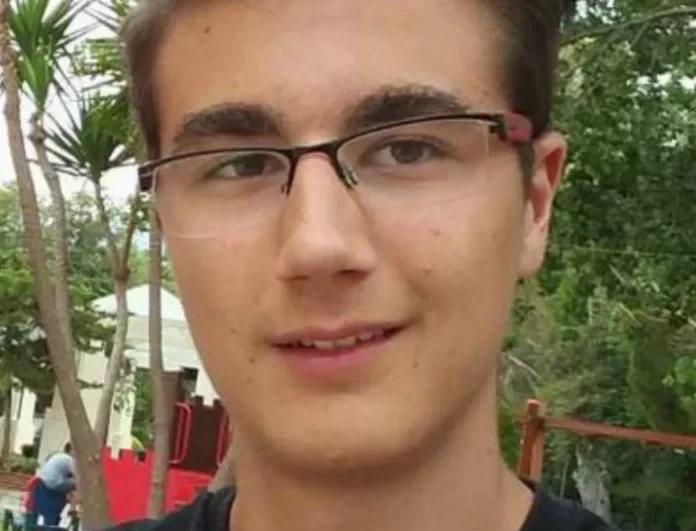 Σοκ στην Πάτρα: Δεν μπορούν να πιστέψουν την αιτία θανάτου του 20χρονου Αλκίνοου που βρέθηκε νεκρός στο διαμέρισμα του!