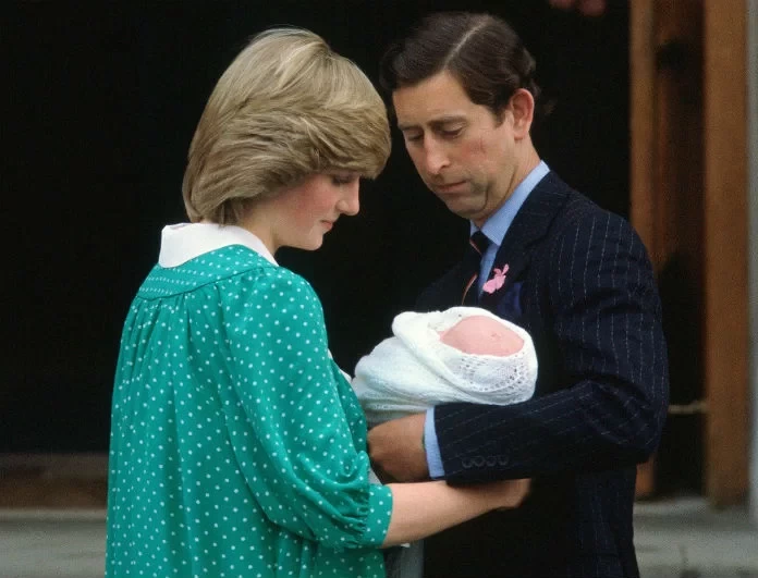 Σκοτωμός στο Buckingham! Πήραν το στέμμα από την Diana! Ο Κάρολος δεν την άφηνε να δει τα παιδιά!