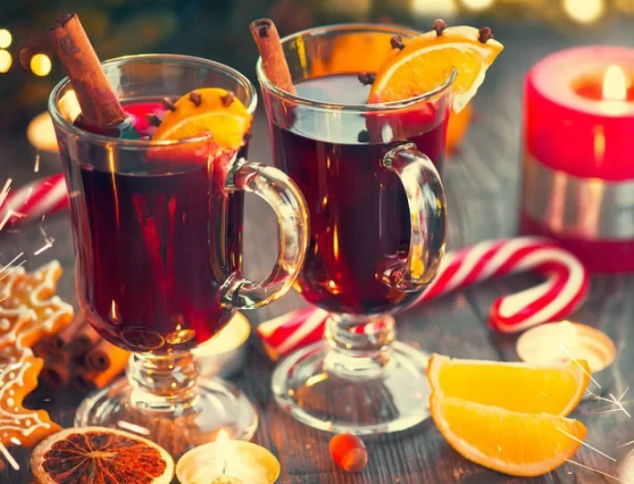 Φτιάξτε ζεστό Χριστουγεννιάτικο κρασί (Gluhwein) με κανέλα και πορτοκάλι!