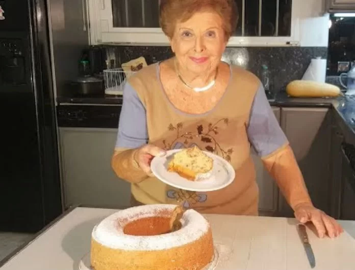 Βέφα Αλεξιάδου: Το κέικ της με κανέλα και σοκολάτα είναι «εθισμός»! Η συνταγή με υλικά που έχουμε όλες!