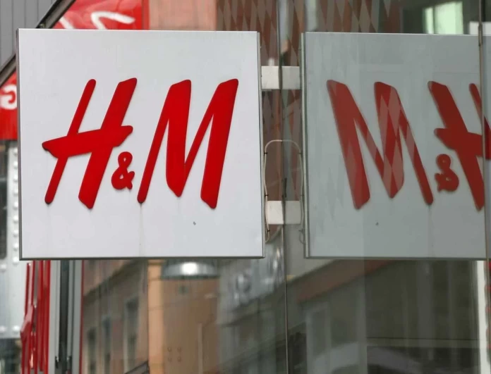 Σε σούπερ προσφορά το πιο must ψηλόμεσο παντελόνι από τα H&M