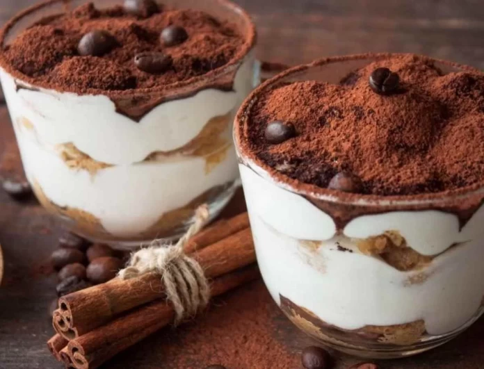 Γλυκό ψυγείου στο ποτήρι με σοκολάτα και ρούμι - Συνταγή της Αργυρώς Μπαρμπαρίγου