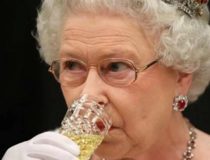 Τα απαγορευμένα πιάτα του Buckingham - Δεν τα αγγίζει η βασίλισσα Ελισάβετ