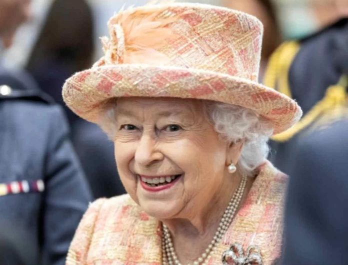 Άδειασε τα ταμεία του Buckingham η Βασίλισσα Ελισάβετ - Η κίνηση που τράβηξε τα βλέμματα