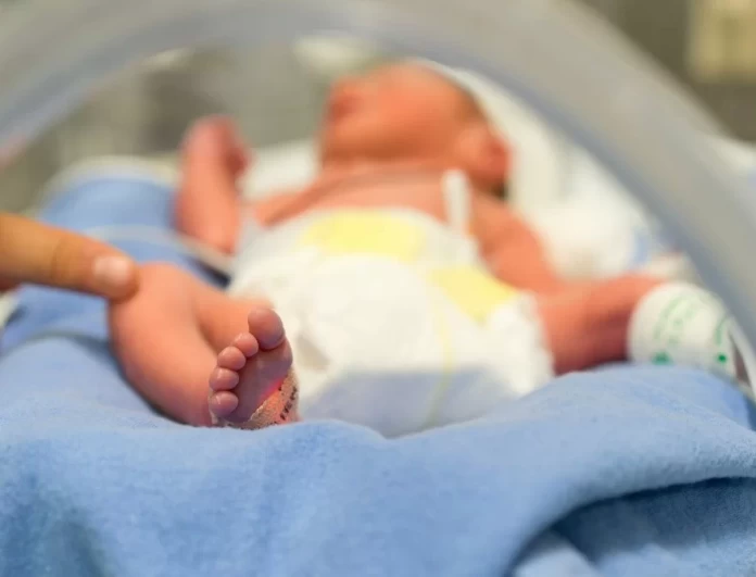 Φρίκη στις Σέρρες: Μωρό 20 μηνών έπαθε εισρόφηση μπροστά στους γονείς του