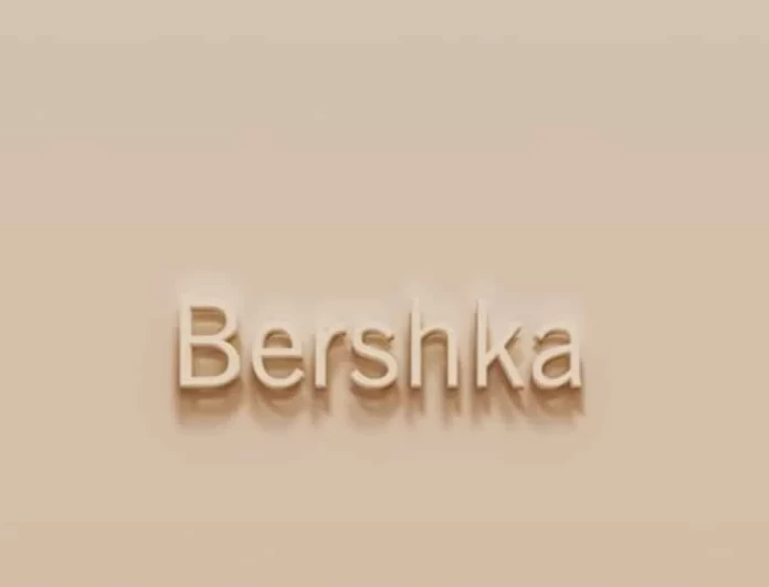 Στα Bershka το πιο trendy τσαντάκι της σεζόν - Βγαίνει σε τρία χρώματα