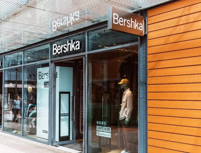 Bershka: Το απόλυτο must have μπλέιζερ - Με λιγότερο από 30€