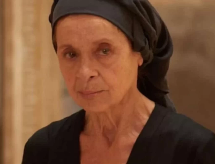 Σασμός -  Όλγα Δαμάνη: Ποια είναι η γιαγιά της σειράς του ALPHA που έχει κλέψει τις εντυπώσεις με την υποκριτική της