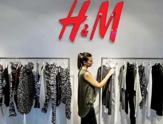 «Αναστάτωση» με τις μπότες του H&M - Είναι η τελευταία λέξη της μόδας
