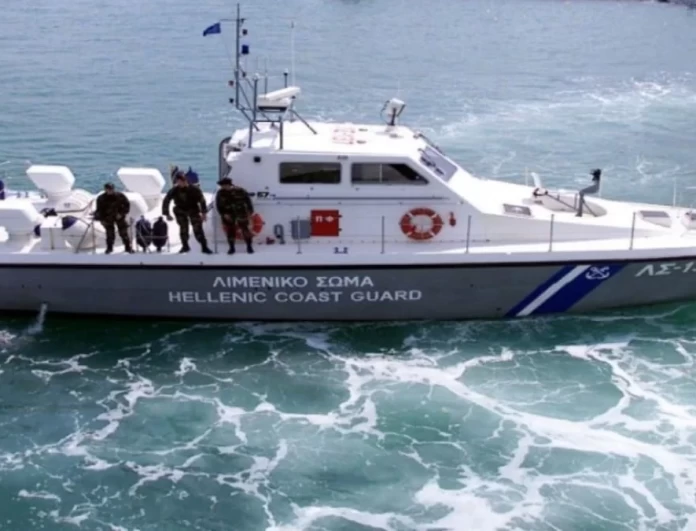 Συναγερμός στην Τήνο - Εντοπίστηκε σορός άντρα στη θάλασσα