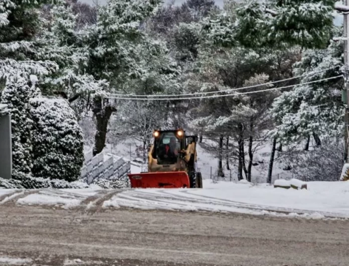 Κακοκαιρία Έλπις: Στάλθη μήνυμα από το 112 - Ποιες περιοχές βρίσκονται στο επίκεντρο του χιονιά
