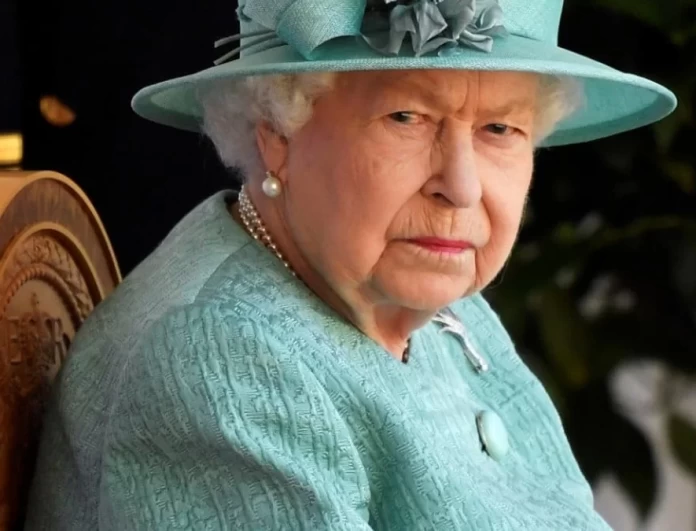 Βασίλισσα Ελισάβετ: Έγινε η αποκάλυψη - Αυτή θα γίνει βασίλισσα όταν αποσυρθεί