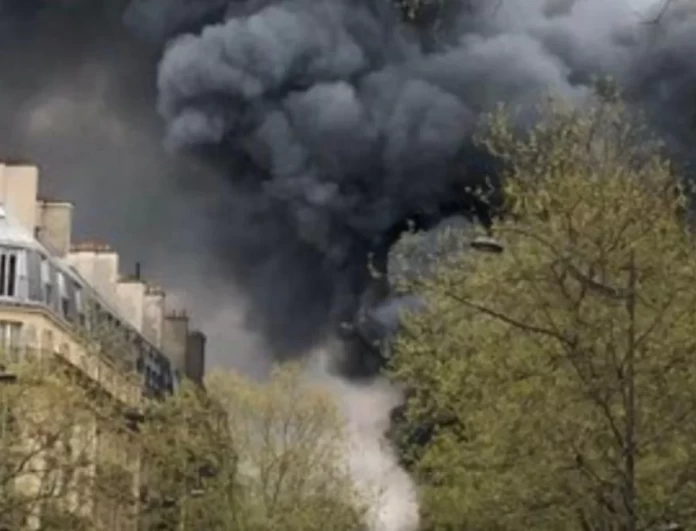 Παρίσι: Ισχυρή έκρηξη κοντά στην Παναγία των Παρισίων