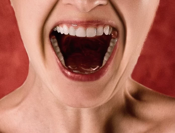 Βάλε μαγειρική σόδα στο στόμα σου - Λύνει ένα μεγάλο πρόβλημα που αντιμετωπίζουν άνδρες και γυναίκες