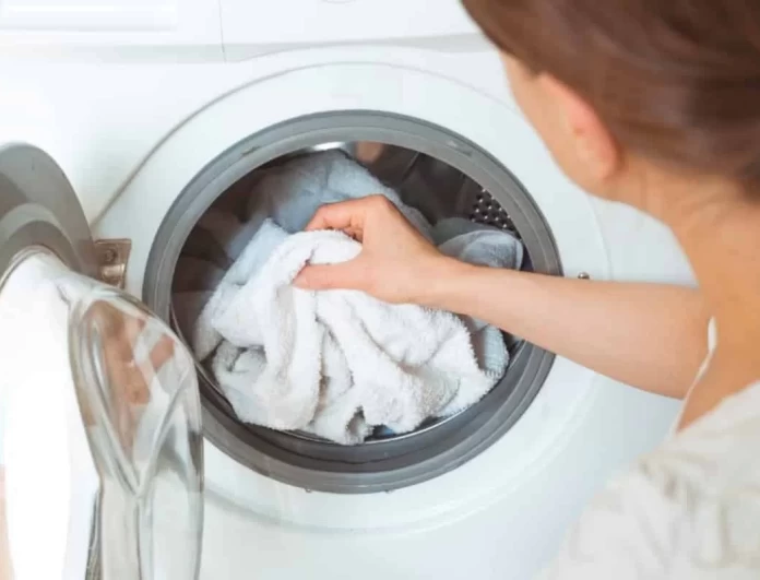 Ρίξτε 5 ασπιρίνες στο πλυντήριο ρούχων - Το αποτέλεσμα θα σας εντυπωσιάσει