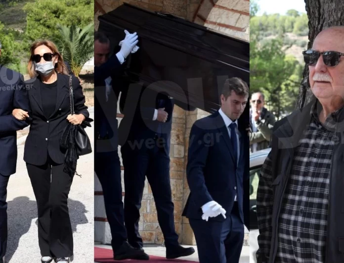 Βαρύ το κλίμα στην κηδεία του Αντώνη Σκυλλάκου - Πλήθος δημοσιογράφων στο τελευταίο του 