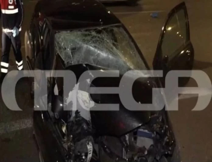 Σοβαρό τροχαίο στη Λεωφόρο Συγγρού - Αυτοκίνητο έπεσε πάνω σε κολώνα