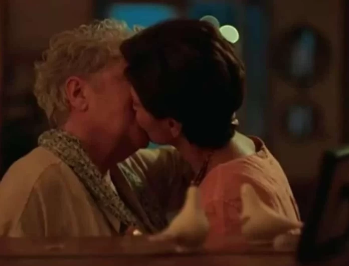 Μαρία Καβογιάννη: Το gay φιλί που σίγουρα θα σχολιαστεί - Μια συγκλονιστική σκηνή από τη νέα σειρά που πρωταγωνιστεί