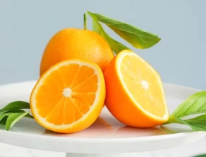 Βάλτε την στο φούρνο μικροκυμάτων - Η μάσκα προσώπου με πορτοκάλι για να λάμψετε