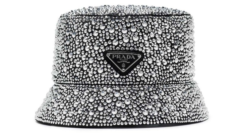 Kαπέλο με πέτρες, Prada