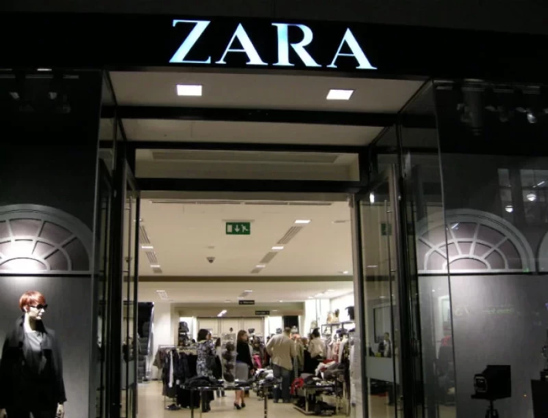Οι πιο μοδάτες μίντι φούστες των Zara στις καλύτερες τιμές!
