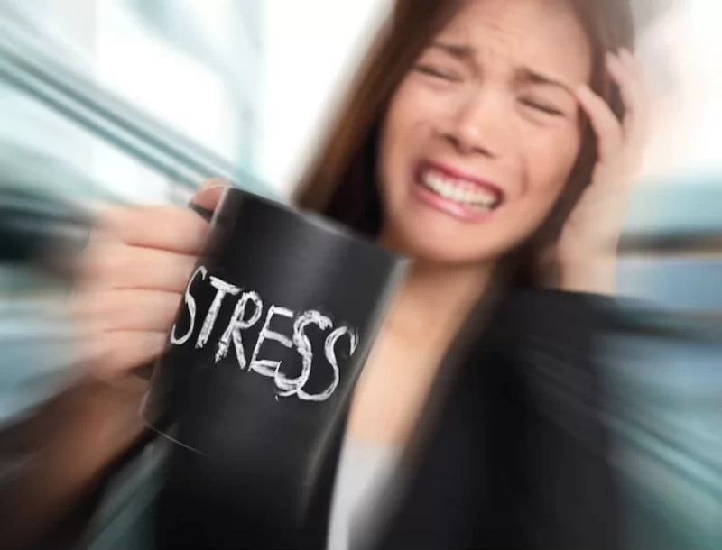 Κρίση πανικού: Ποια είναι τα συμπτώματα και γιατί διαφέρει από το άγχος;
