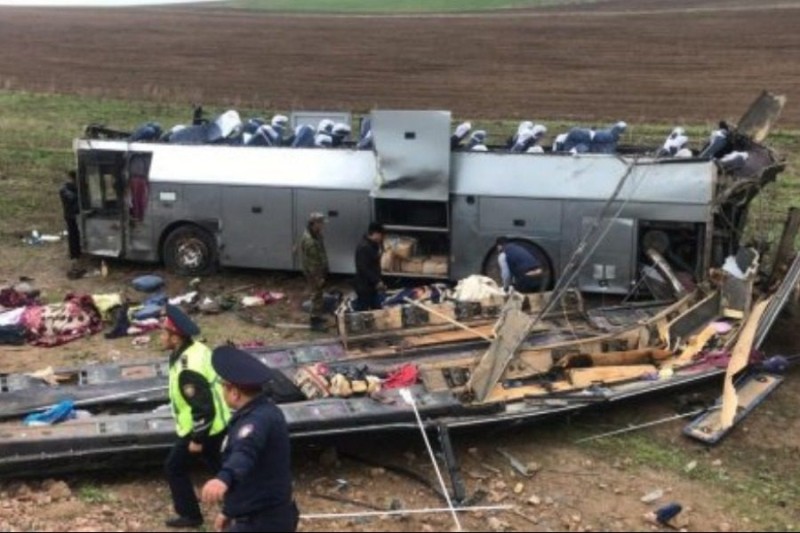Θανατηφόρο τροχαίο με λεωφορείο: Τουλάχιστον 11 νεκροί - Πολύ σκληρές εικόνες!