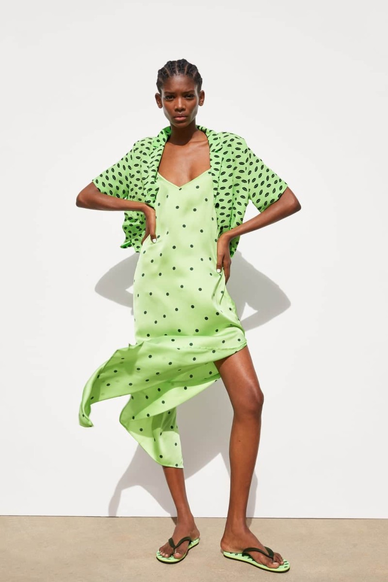 Zara μάξι φόρεμα από τη νέα συλλογή για την άνοιξη