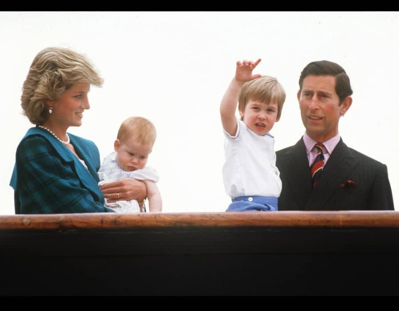 Η πριγκίπισσα Νταιάνα, ο Κάρολος και τα παιδιά τους