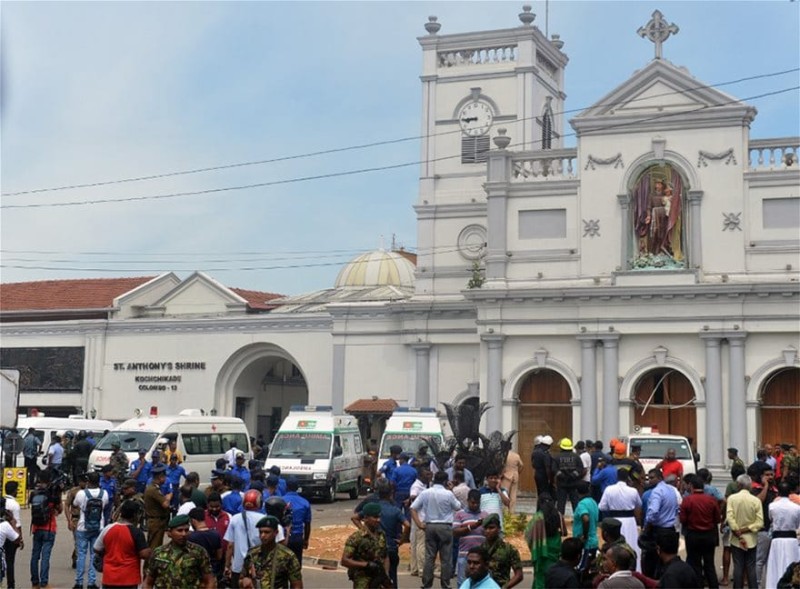 Είδηση - σοκ: 42 νεκροί από εκρήξεις σε εκκλησία!