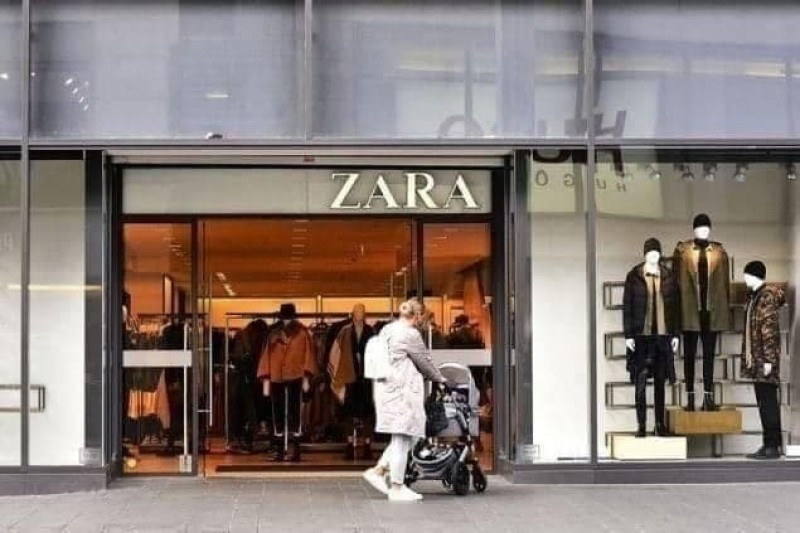 κατάστημα Zara για αγορές ρούχων και αξεσουάρ