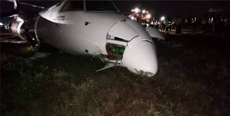 Αεροπλάνο διαλύθηκε στην προσγείωση! Τουλάχιστον 17 τραυματίες!