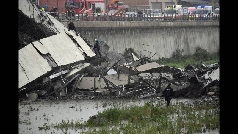 Σοκ! Κατεδαφίστηκε γέφυρα στην οποία έχασαν δεκάδες άνθρωποι την ζωή τους!