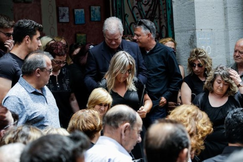 Οι φωτογραφίες από την κηδεία του Πάνου Ζάρλα