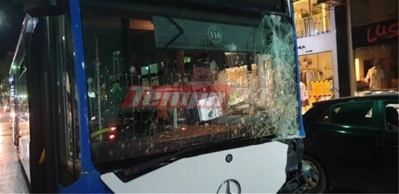 Τραγωδία στην Πάτρα: Σοκαριστικό βίντεο από το ακυβέρνητο λεωφορείο που παρασέρνει 5 αμάξια!