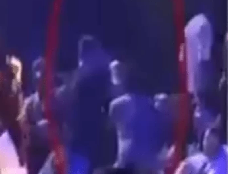 Mad VMA 2019: Άγριος τσακωμός! Καρέ καρέ η στιγμή που τραγουδιστές πιάστηκαν στα χέρια! (Βίντεο)