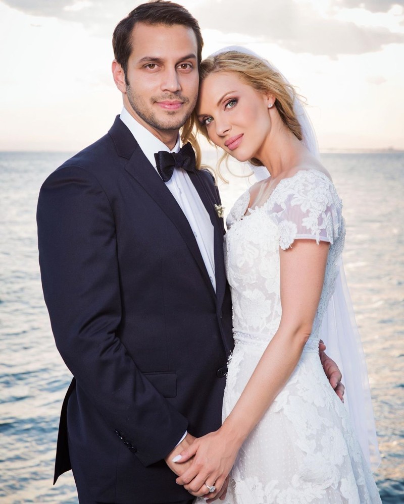 Πασίγνωστο ζευγάρι της ελληνικής showbiz συμπληρώνει 2 χρόνια γάμου! Πως το γιόρτασαν;