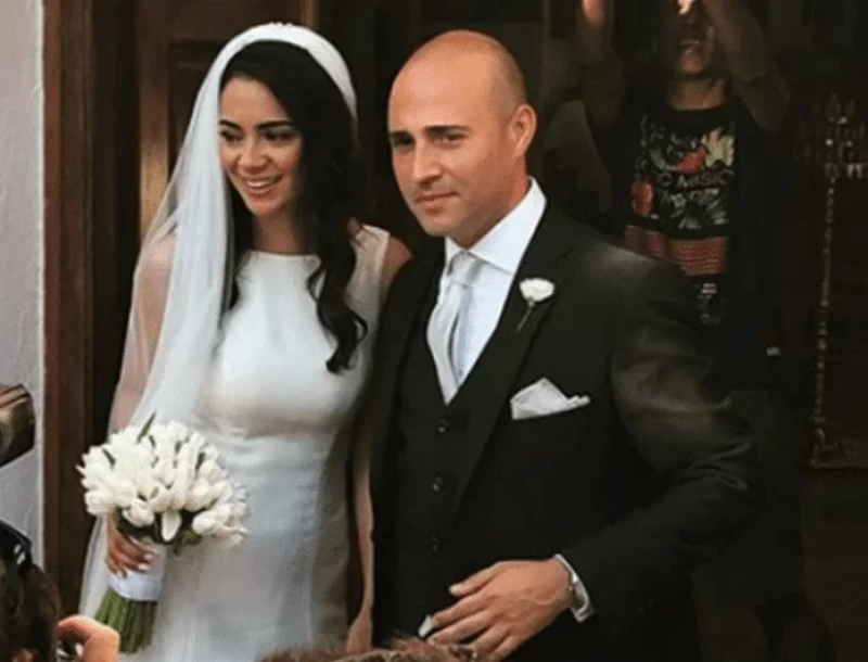 Κωνσταντίνος Μπογδάνος: Όλες οι φωτογραφίες από τον γάμο του! Μέσα και έξω από την εκκλησία!