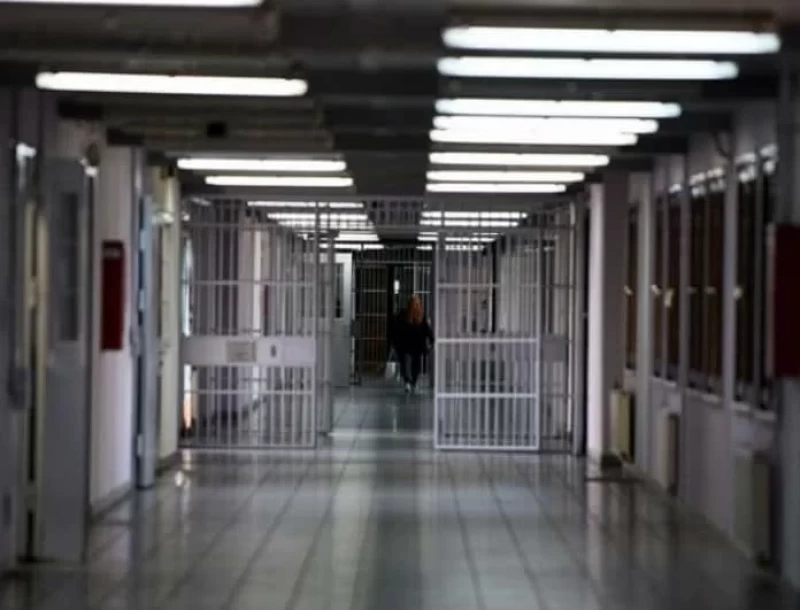 Συναγερμός στις φυλακές Χίου: Μαχαίρωσαν τον...