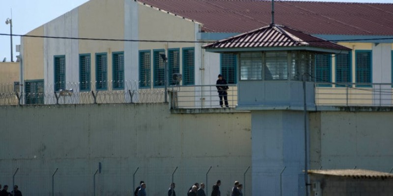 Συναγερμός στις φυλακές Χίου