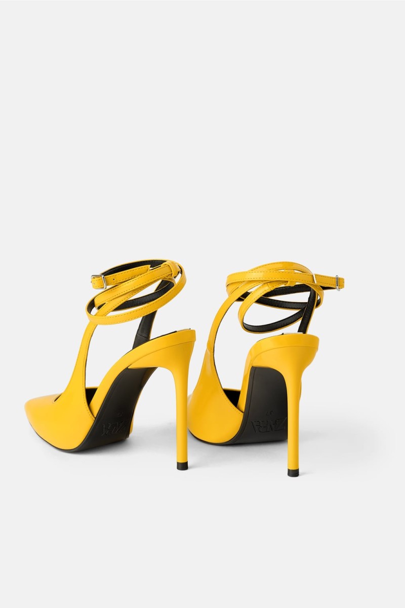Zara: Οι κίτρινες γόβες της νέας συλλογής από λουστρίνι είναι έρωτας!