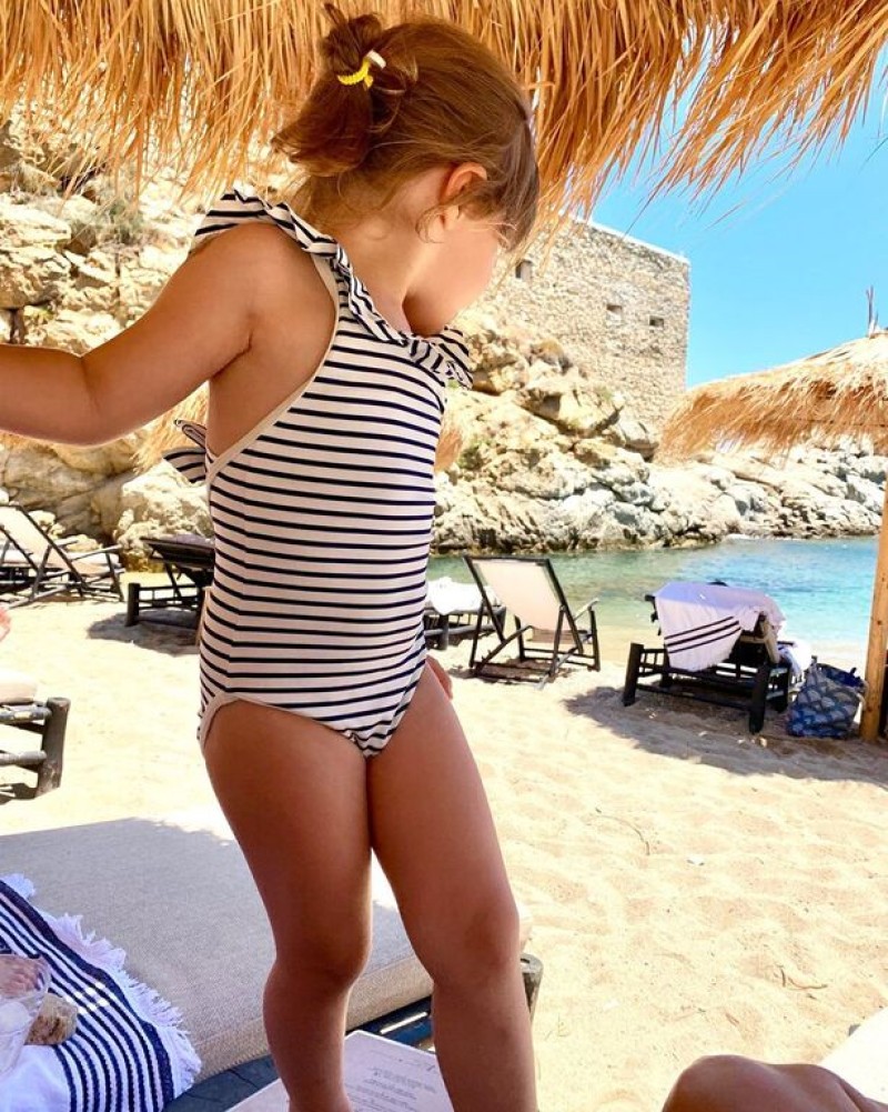 Σίσσυ Φειδά: Θα 'λιώσετε' με τη φωτογραφία της κόρης της στην παραλία!