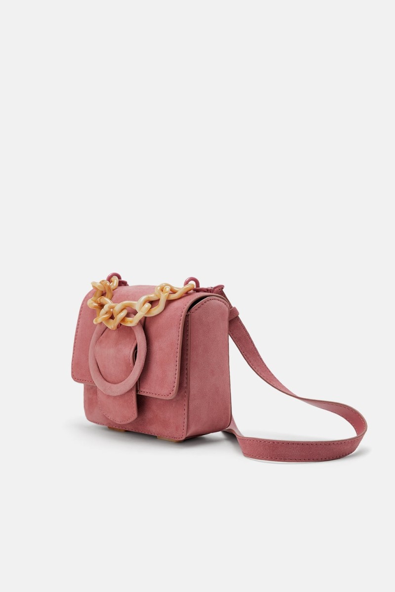 Zara: Έχουν εθιστεί όλες με αυτή την δερμάτινη ροζ τσάντα! Θα την αγοράσεις εσύ;