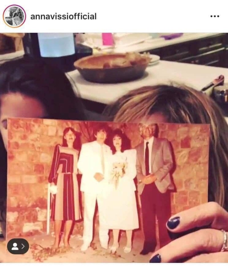  Άννα Βίσση: Για πρώτη φορά στη δημοσιότητα μια «κρυφή» φωτογραφία από τον γάμο της με τον Νίκο Καρβέλα!
