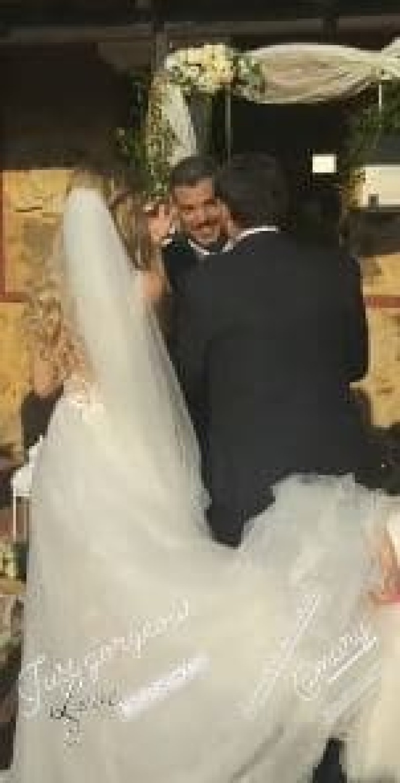 Παντρεύτηκε γνωστός Έλληνας τραγουδιστής