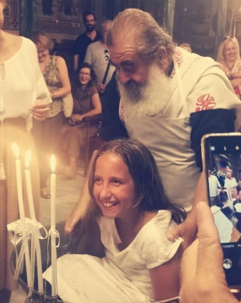 ζευγάρι της ελληνικής showbiz βάφτισε την 9χρονη κόρη του