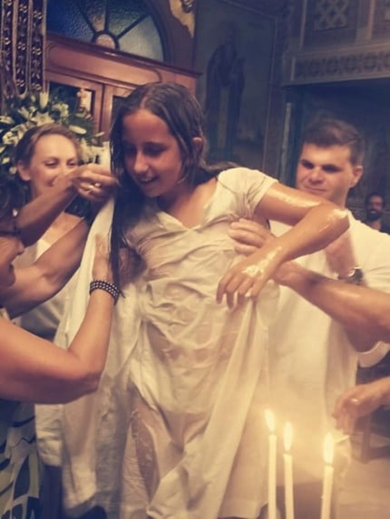 ζευγάρι της ελληνικής showbiz βάφτισε την 9χρονη κόρη του